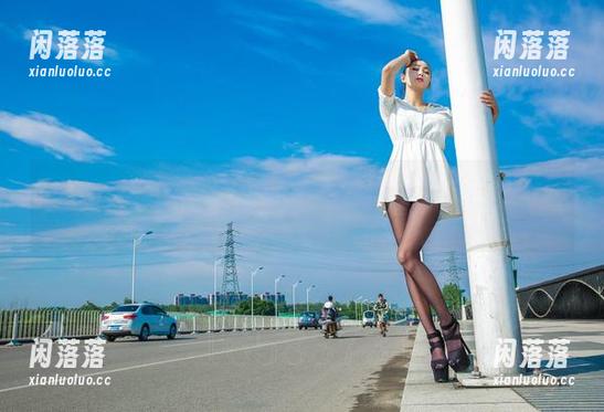 AISS爱丝(钻石版) - 我发现了，新来的最新图包里有亚美依的美足，超想收藏！
