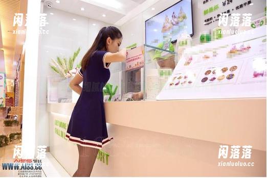 爱丝图库：细腻的层次，是紧身裤还是丝在作怪？
