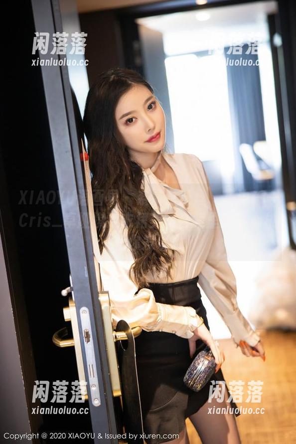 XIAOYU语画界 - 系带、蕾丝、花边——Cris_卓娅祺连衣裙美图合集里的小心机等你发现。