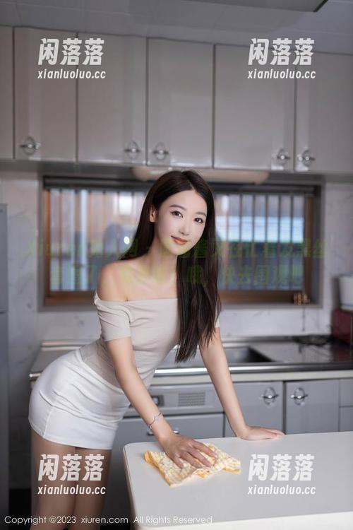 Xiuren秀人网 - 圆圆酱又在忙着发黑丝套图了，免费啦！哦，快去围观吧