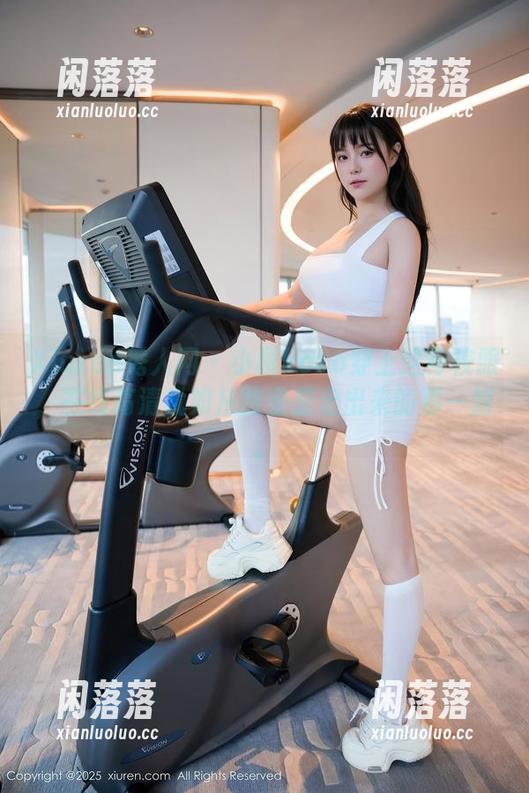 Xiuren秀人网 - 小樱koko穿上这身校服，在线高清犹如从教室里走出来的那一刻。