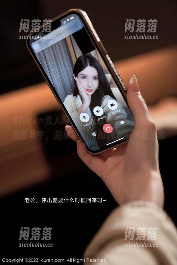 Xiuren秀人网 - 别看眼镜那么普通，私房图集中，拍黄瓜girl的魅力可不止于此。