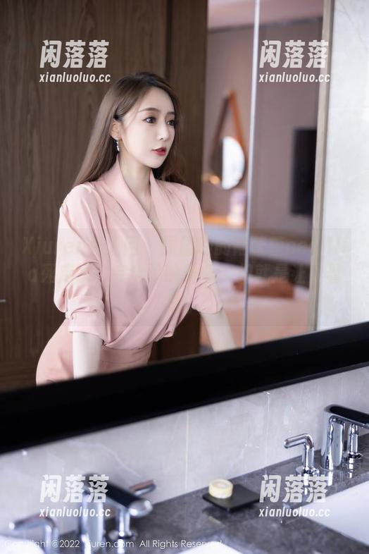Xiuren秀人网 - 原图版的陆萱萱cecillia死库水，完全没啥圣光，但就是让人着迷。