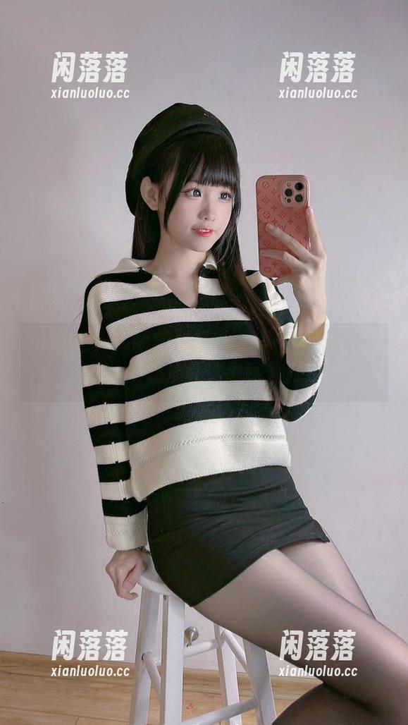 miko酱ww的厨房写真：她和青菜的亲密接触，好想加入这个豆腐派对。