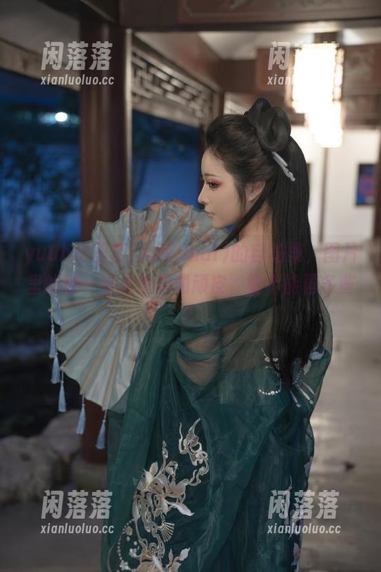 yuuhui玉汇(kokuhui)的自拍集，图片里的那一点点优雅和顽皮，能不能再多些？