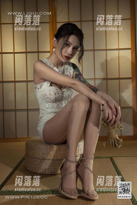 丽柜 - 惊艳又不可言喻的高清图册，修女里的美美真会玩