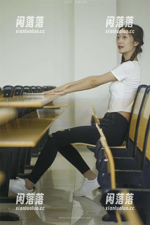 初夏女神 - 办公室全套写真，点点在这儿完全不再是个认真职员了！