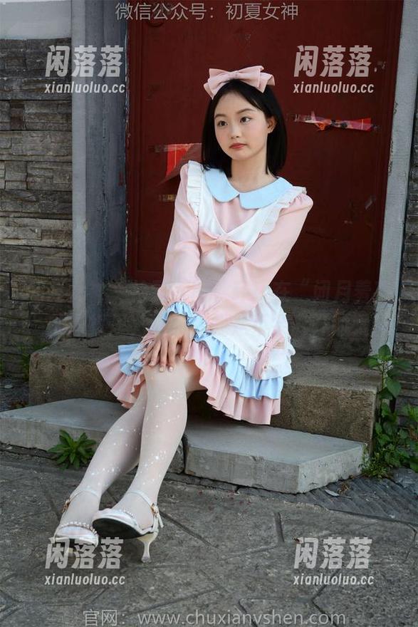 初夏女神 - 捡到美图！环环在“闭月羞花”的画框里，我的视线是不会离开的哦？