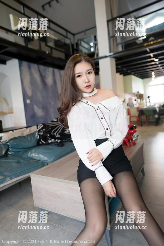 嗲囡囡 - 这也太有个性了吧？流氓小巫女最新写真集《裤里丝》，实力打脸传统。