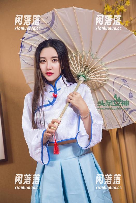 头条女神 - 看蔡楠的《皇家派对》全套，我才明白，衣柜里的国王气质总是被我冷落。