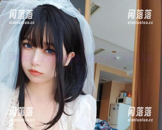 原图揭晓：女主K化身女巫，妆容太惊艳，我快认不出了！