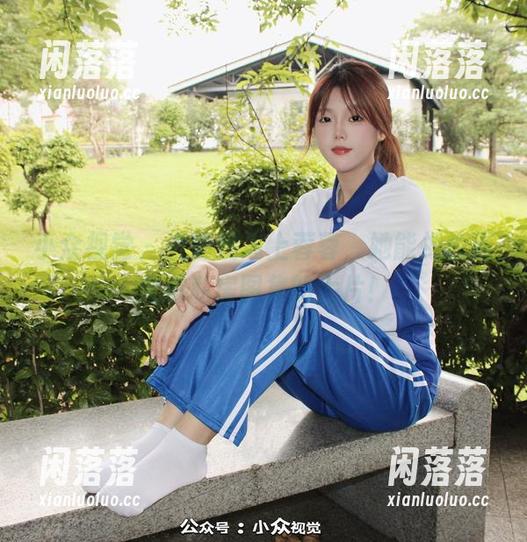 小众视觉 - 当瑜伽遇上蓉蓉，她能把拉筋变成私房图集的大片！