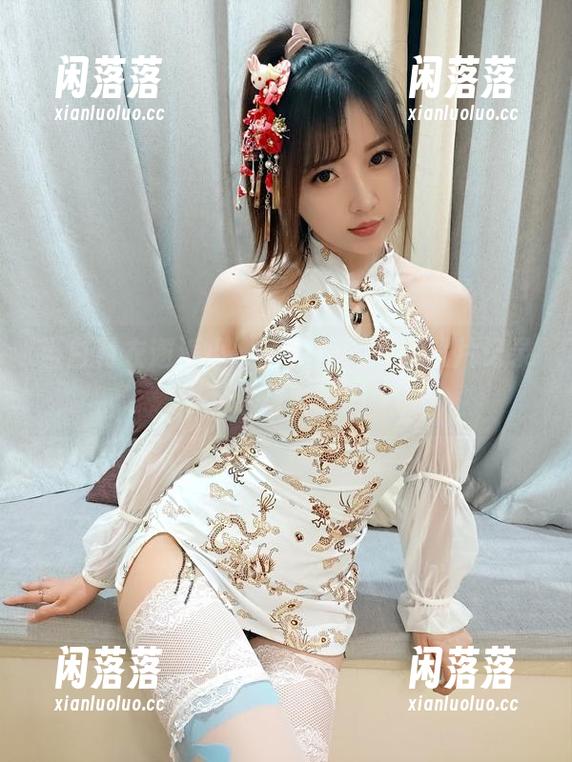 当白衬衣邂逅小女巫露娜，高清照片记录下这精彩瞬间