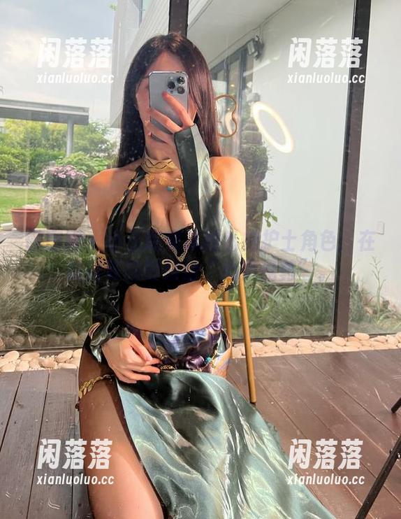 微密圈 - 小玉吃果冻的私拍护士角色：在最需要的时候给“心灵施药”。