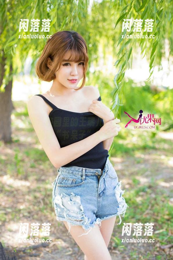 尤果网-王瑞儿 尤果网 - 校园里的王瑞儿:最新写真集满满都是“书呆子”的绝佳姿势!