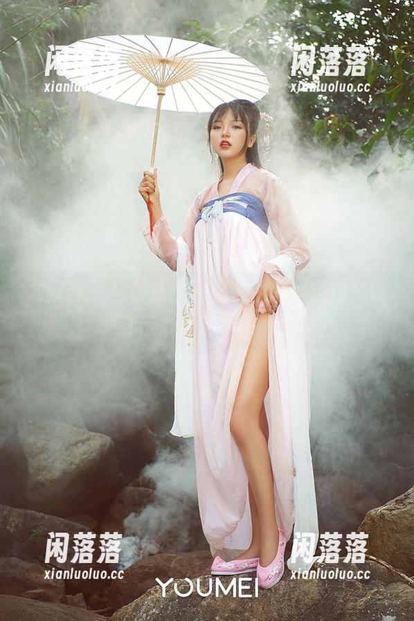 尤蜜荟 - 当合法萝莉穿上校服，精选套图直击心底的小尖叫！