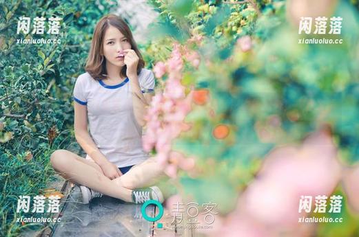 推女神 - Akiki朱若慕，白丝，摄影，不可思议的组合！让我多看几眼。