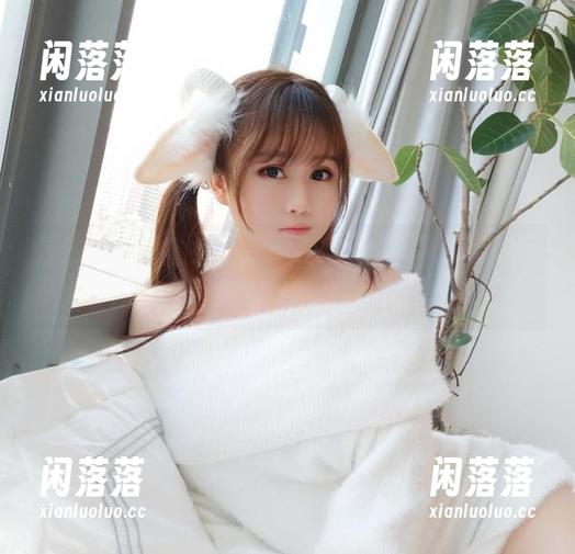 是依酱呀的宅女日常：在家里的写真秀，3月懒散特刊！