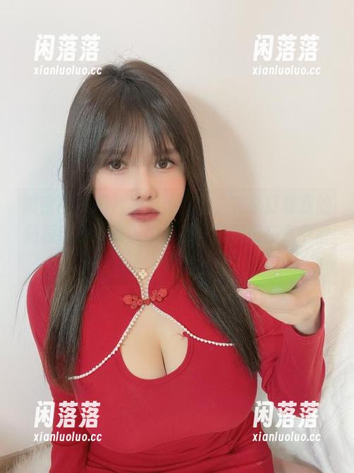 微密圈 - 图片里那位女仆，完全打破我的刻板印象，难以想象是可馨吖仍在家中潜伏。