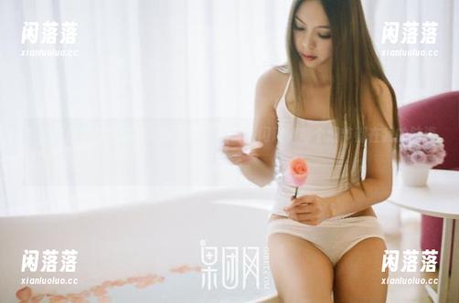 私房写真里的尤物，随着果团网的镜头闪现，每个细节都在我的脑海中游荡。
