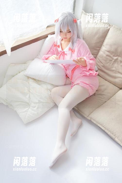当我在浏览森萝财团照片时，JK校服白丝的搭配让我直呼：这就是我心中那个‘校服哲学’！