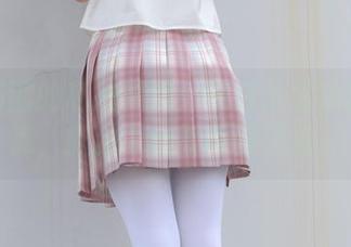 森萝财团的私拍精选：在白丝练功服中聚焦，掀起百合的踩物风潮。