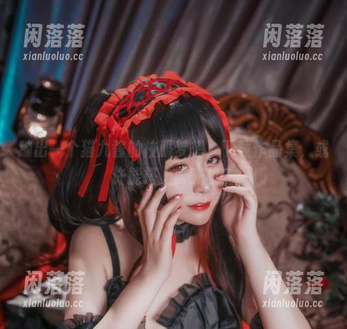 蹦出一个猫九酱的校服梦想，下载作品集，或许能搭上时光机？