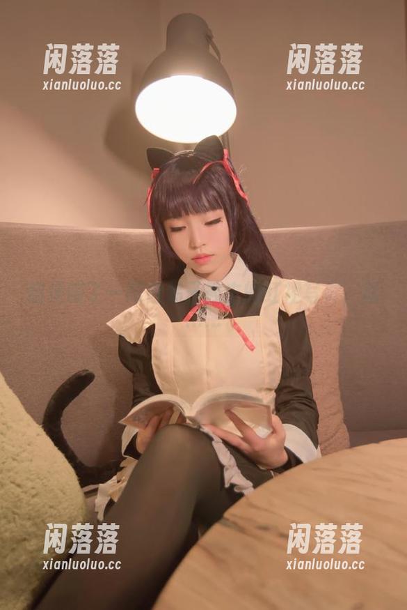 随便瞄了一眼白易子教主的红裙写真，就……
