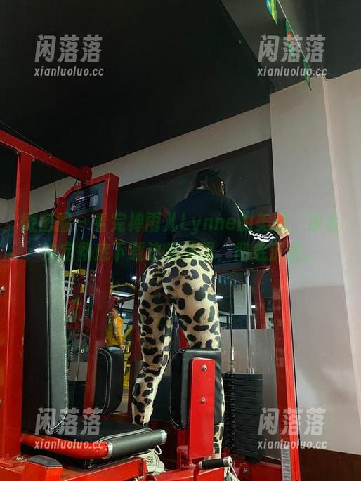 微密圈 - 看完禅雨儿Lynne的美腿，你会决定彻底下载这组美图，彻底沉迷。