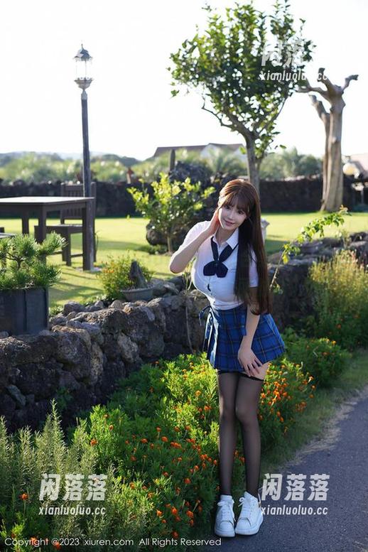 秀人网 - 学姐Laura苏雨彤合集，分享给你们一些无法言喻的美丽时刻。