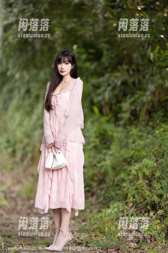 秀人网 - 粉色的双笙Alina，完整全套，下载我还等啥？