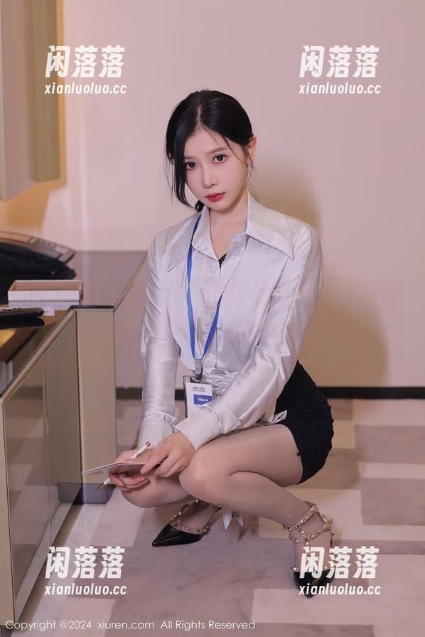 秀人网 - 镂空与小九月，高清写真，你懂那种若隐若现吗？轻柔得没话说。