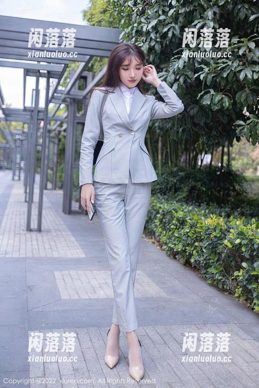 秀人网 - 最新写真集来袭，明日花桃桃的可爱秘诀——只需一张小脸！