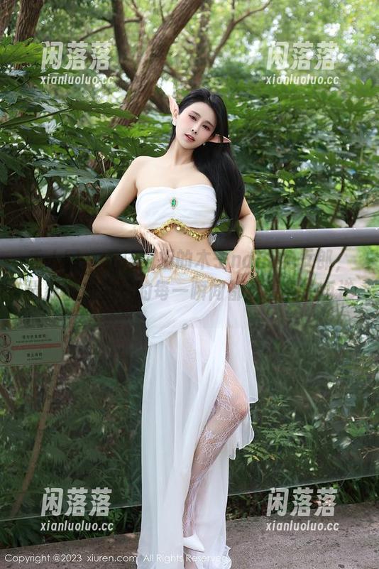 秀人网 - 无法抗拒的木子nana兔女郎，最新图册里她的每一瞬间都透着些许叛逆。