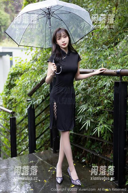 秀人网 - 无圣光而来的夏天，龙籹cool似乎懂点不为人知的拍摄技巧。