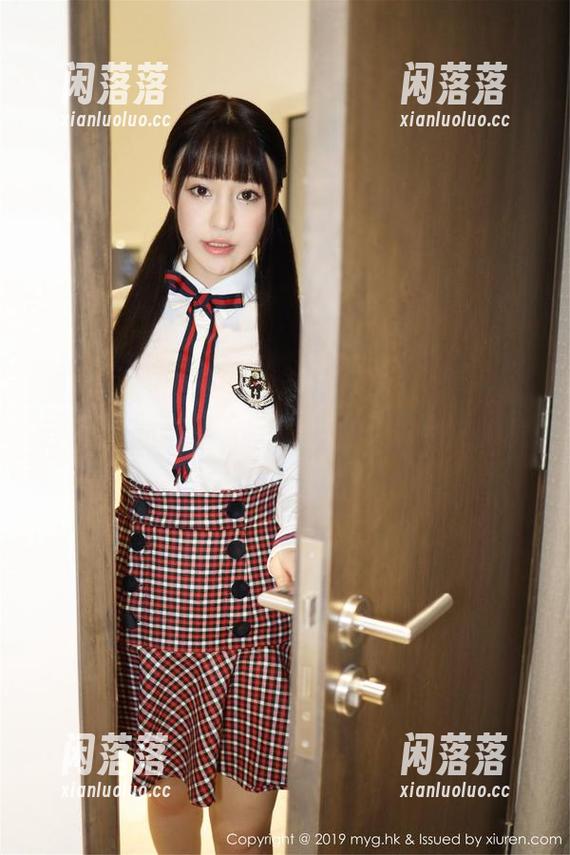 美媛馆 - Carina梦绮的短裙在线，犹如云彩轻柔掠过，恍惚间带我到另一遍风景。