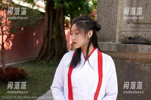 蜜桃社 - 小草莓Berry的双马尾资源大放送，入坑后可能要看个三遍！