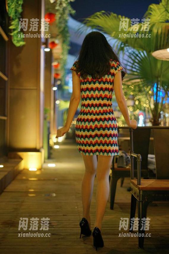 微密圈 - 最新写真集来了，辣妈女神教你短裤进阶，百分百关注。