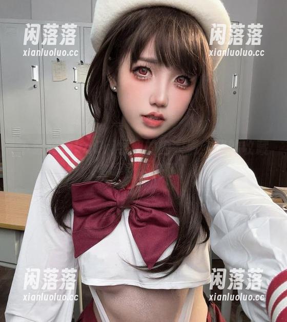 下载阿薰kaOri学姐的内衣照，我的收藏夹要涨姿势了！