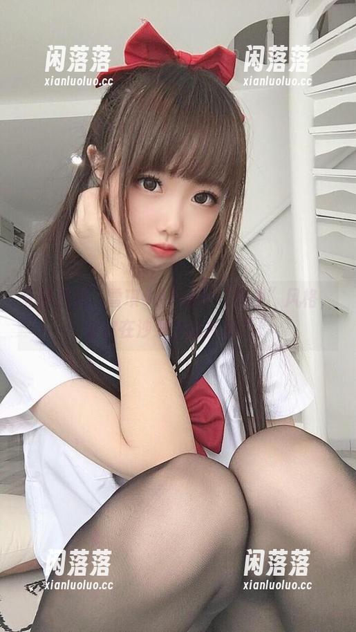 私房瑜伽，雪琪SAMA的“懒虫”风格，让你在沙发上也能流汗！