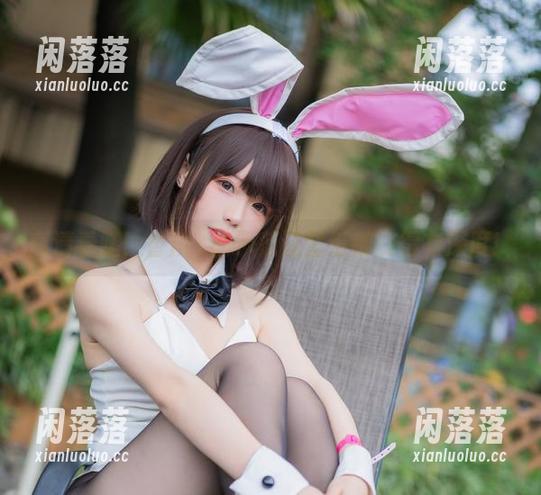 高清看腿！香川澪的示范让壁纸都变得有深度！