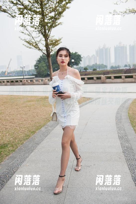 魔镜街拍 - 镜子里的另一面—萌宝儿的原图分享，商业广场的包臀裙和肉丝交相辉映！