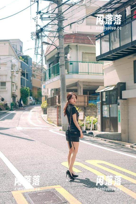 黑川的写真和秘密套图，难道这是她的宝藏，还是我的好奇心在作祟？
